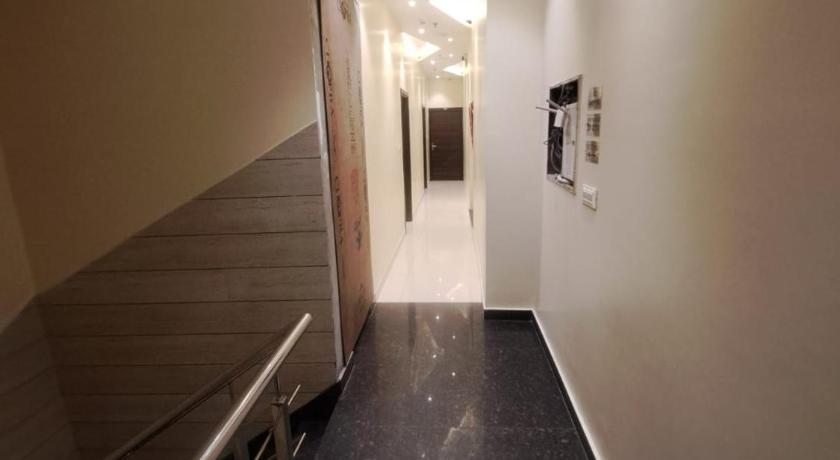Hotel Blossom Inn - image 4