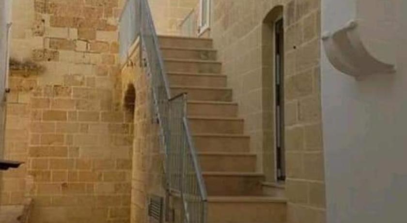Gravina House