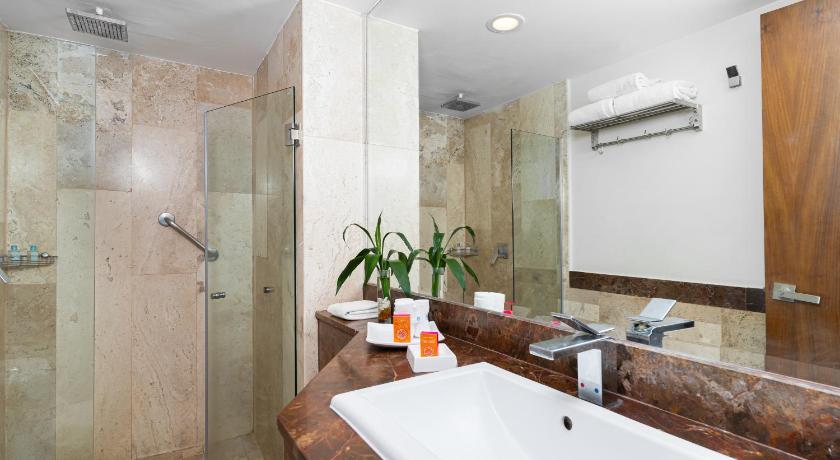Image of Altitude Junior Suite Ocean Front Double 11
