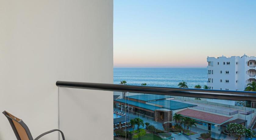 Image of Junior Suite Ocean View King 1