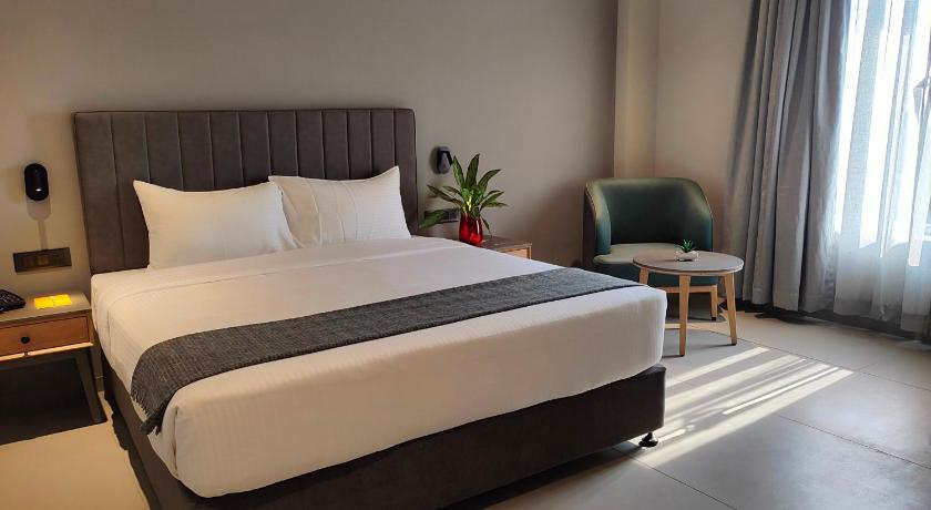 Club King Bed