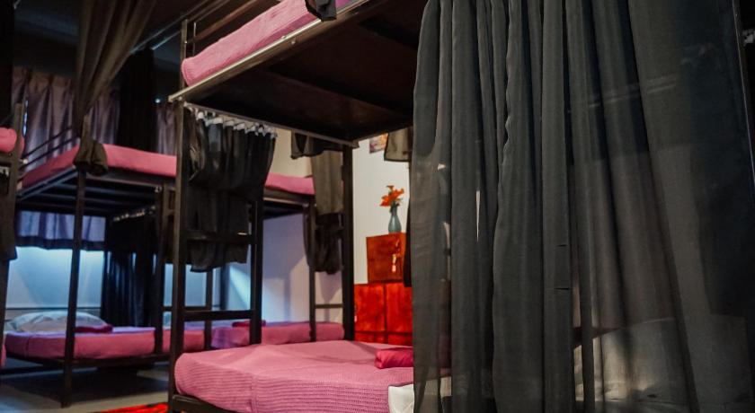 Image of 10-Bed Female Dormitory Room 1