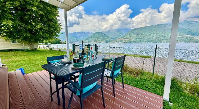 Bungalow MAREA Lido di Colico, direkt at the lake & in center & near Ferry to Bellaggio