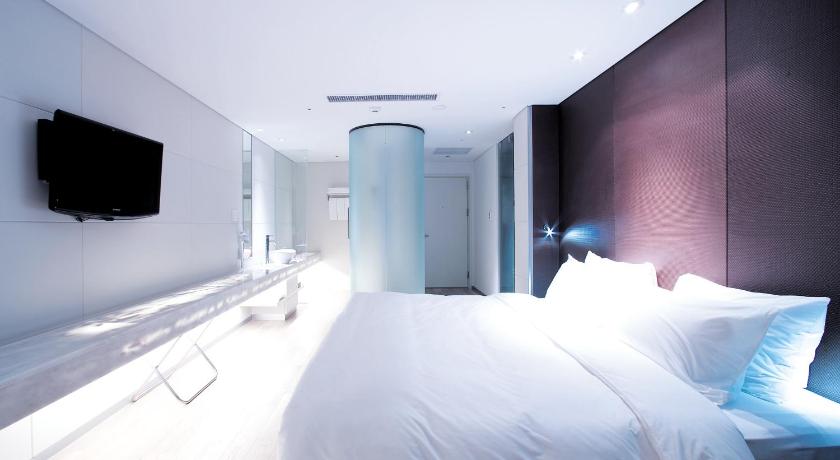 Image of Deluxe Room, 1 King Size Bed 5