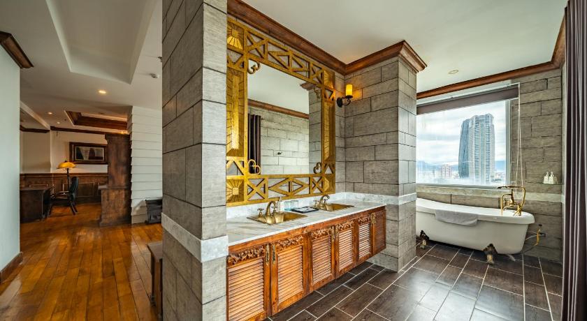 Image of Grand Suite River View 6