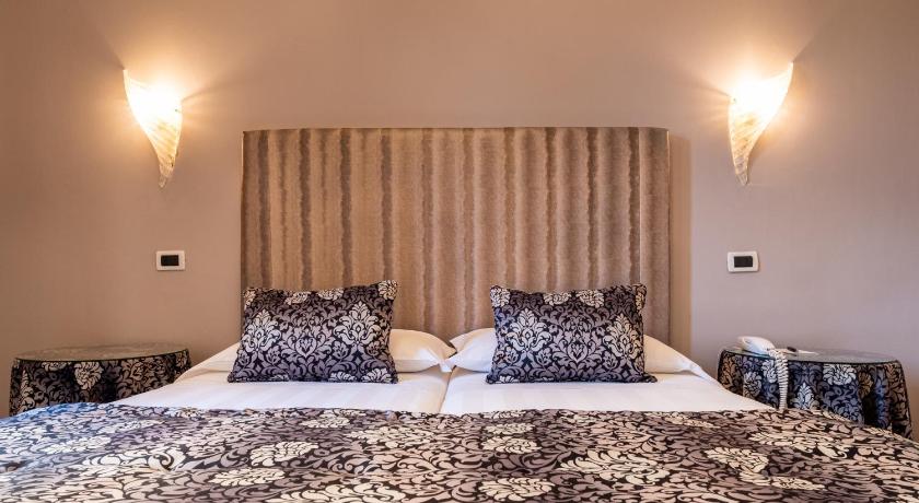 รูปของห้องสุพีเรียร์เตียงใหญ่หรือเตียงแฝด (Superior Double or Twin Room) 7