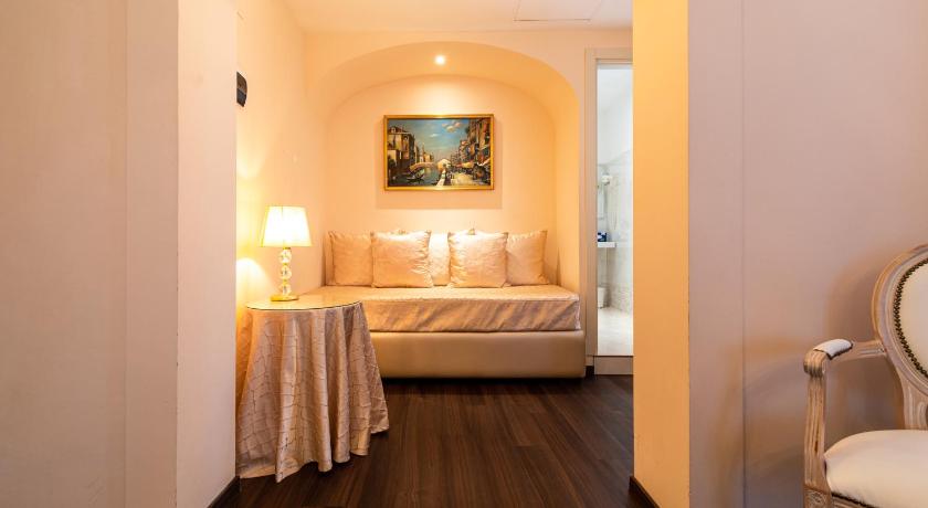 รูปของSuperior Room - Canal View 13
