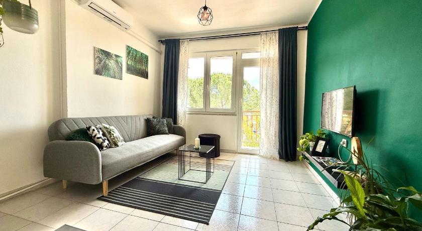 Apartment Green