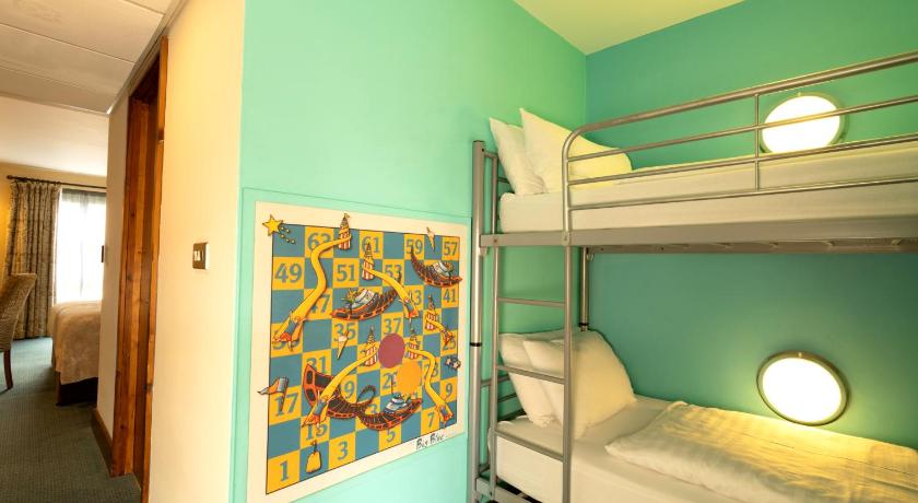 Image of Deluxe Family Room 3