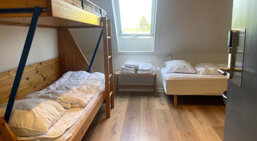 Image of Quintuple Room with Shared Bathroom 1