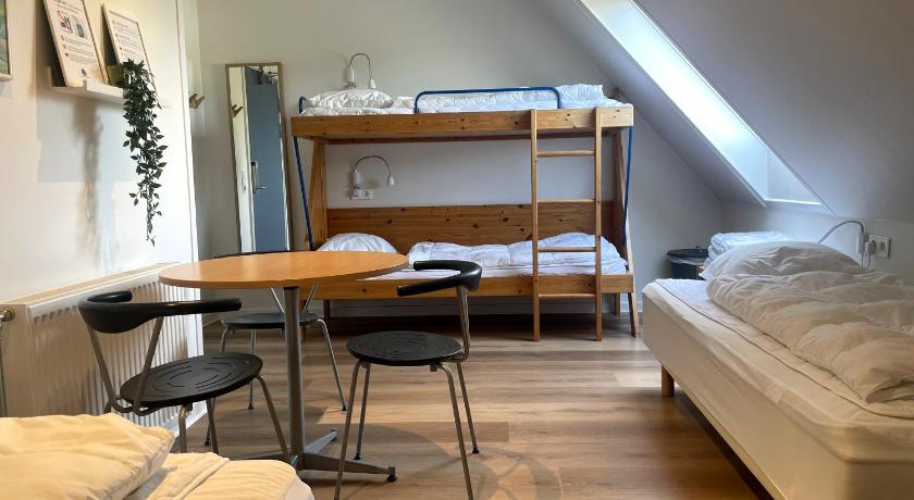 Image of Quintuple Room with Shared Bathroom 0