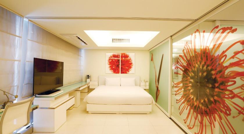 Image of Residence Suite 6