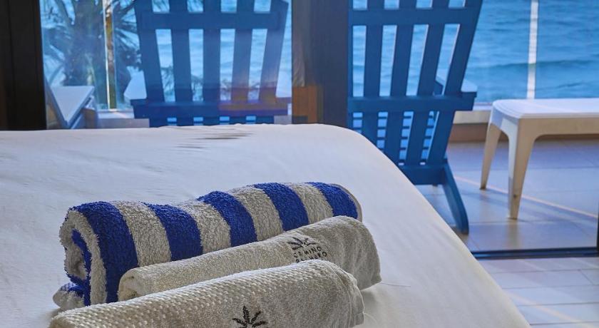 Image of Apartment with Sea View 6