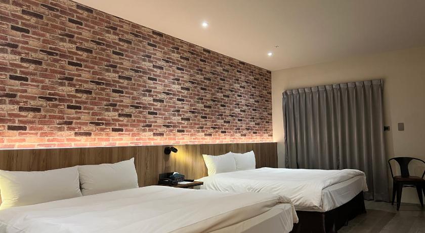 Image of Quadruple Room with Private Bathroom 3