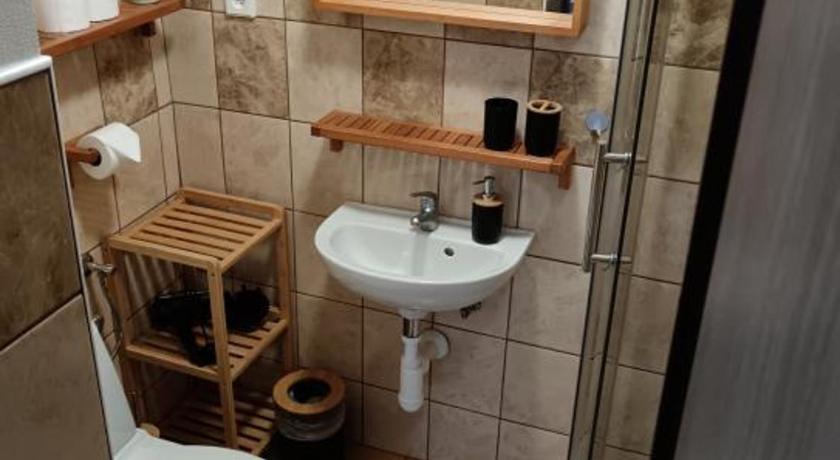 カメニチュキ・セノフ Ubytovani a apartman Prachen u Novaku 4つ星 シングルルーム プール