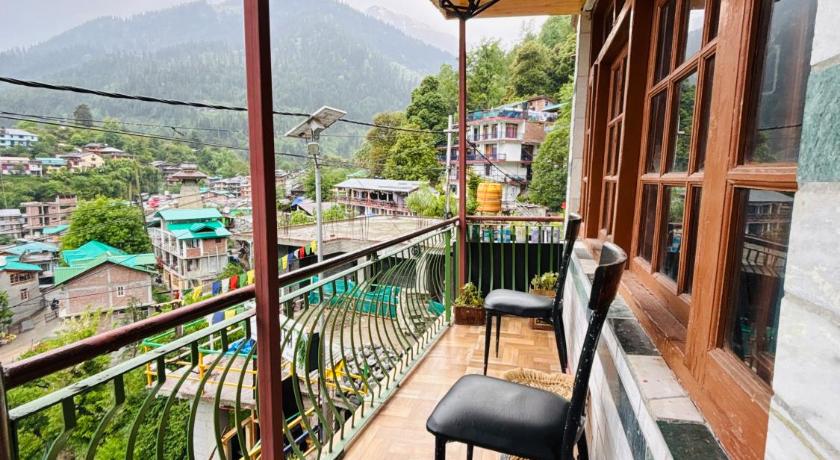 Sharda House – Manali, PA