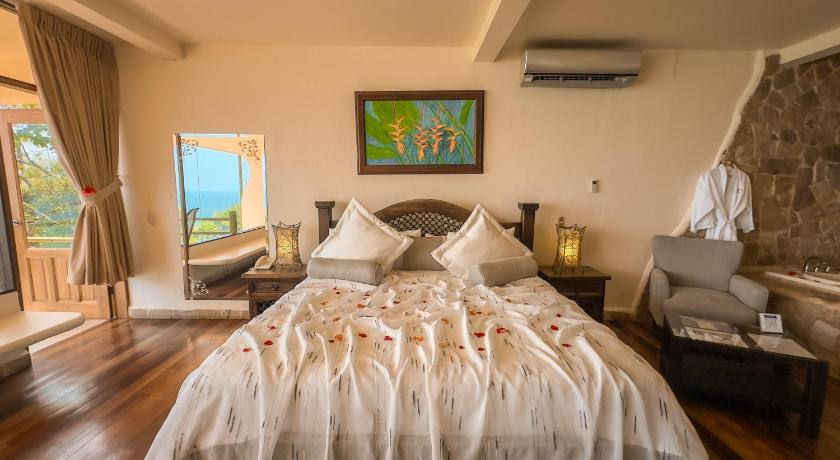 Image of Honeymoon Suite with Ocean View 1