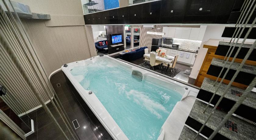 Image of JUNIOR SUITE WITH PRIVATE POOL 5