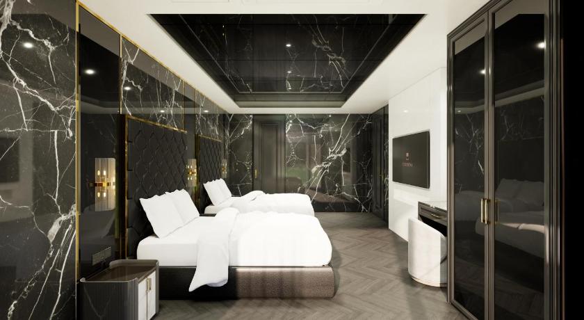 Image of Royal Penthouse 12