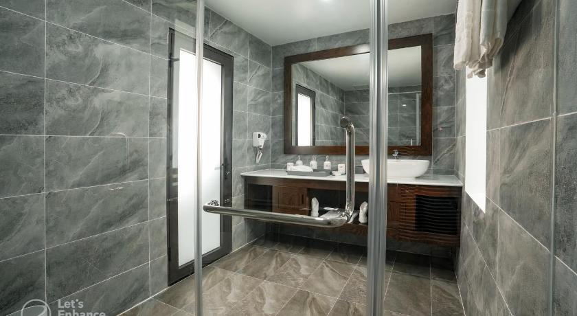 Image of Deluxe Garden View Room 14