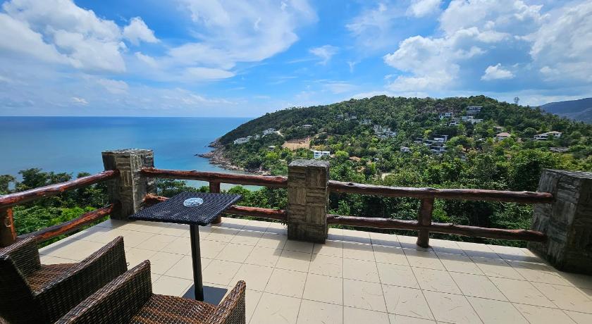 Image of Duplex Sea View with Bathtub 7