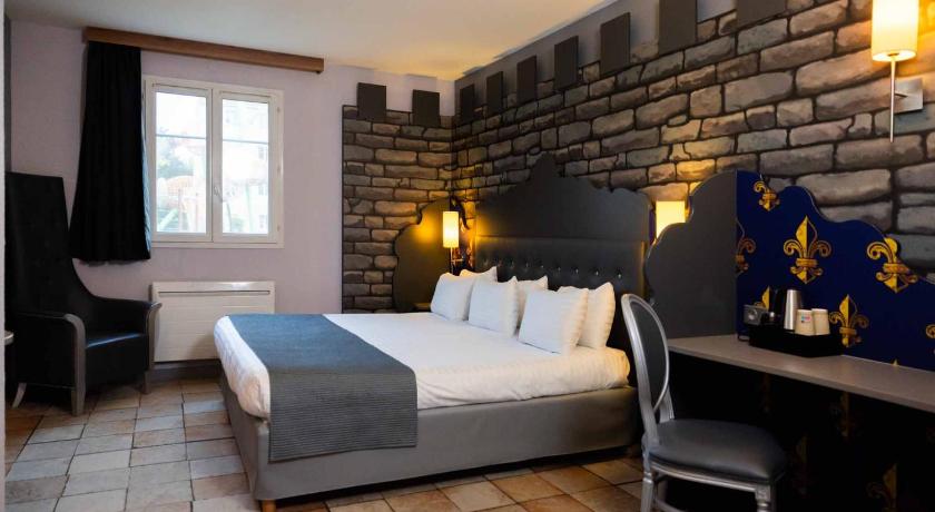 Image of Knight Suite 1
