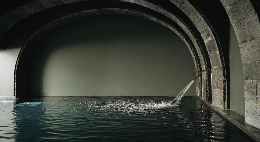 Ponta Delgada NINE DOTS Azorean Art Boutique Hotel 4-Star Hotel suite