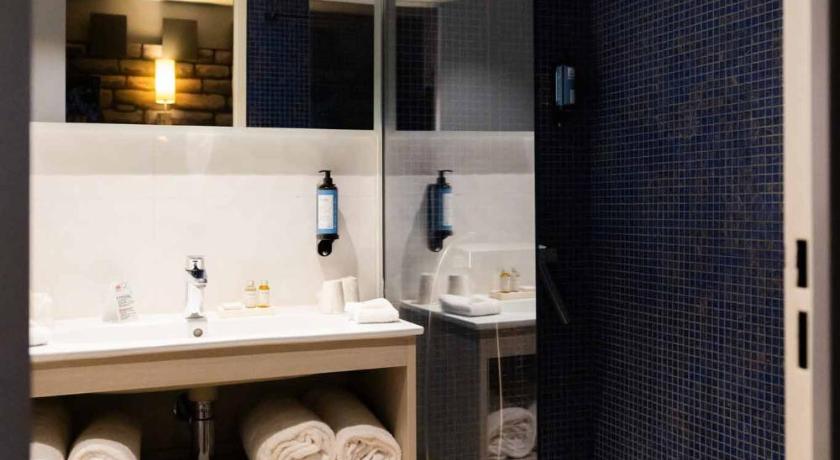 Image of Knight Suite 2