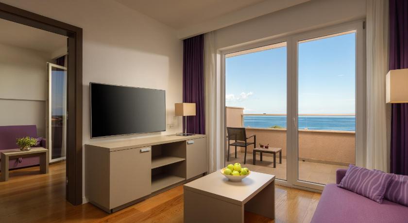 Image of Suite with Balcony and Sea View 1