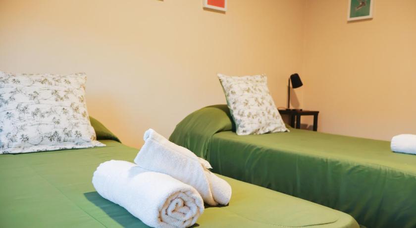 Image of Deluxe Triple Room 5