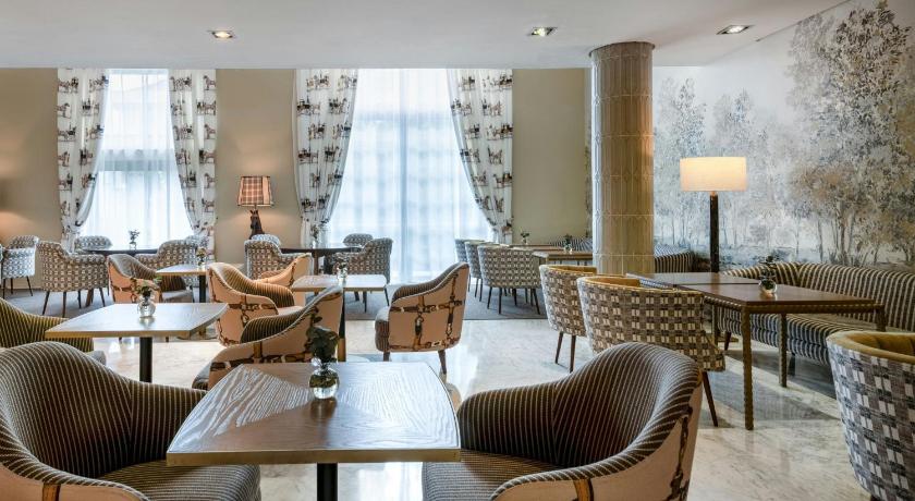 セビリア AC Hotel Ciudad de Sevilla 4つ星 ホテル ロビー