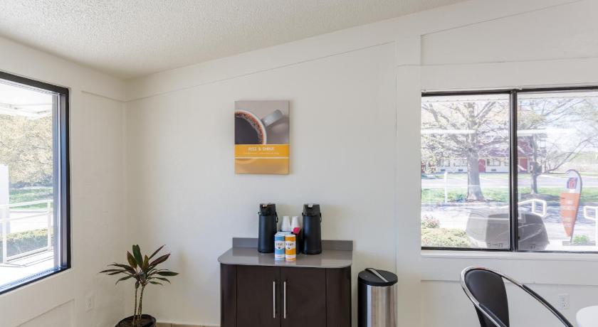 Travelodge by Wyndham Essington / Philadelphia Airport photo