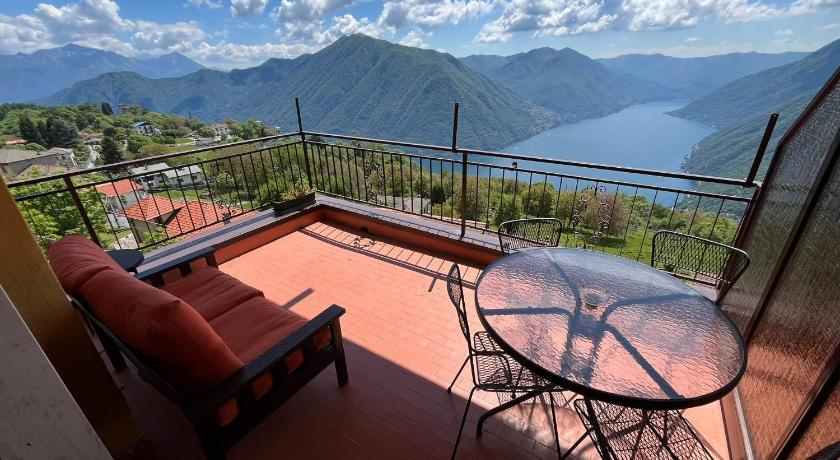 VillaMarinaPigra Lake View Apartments