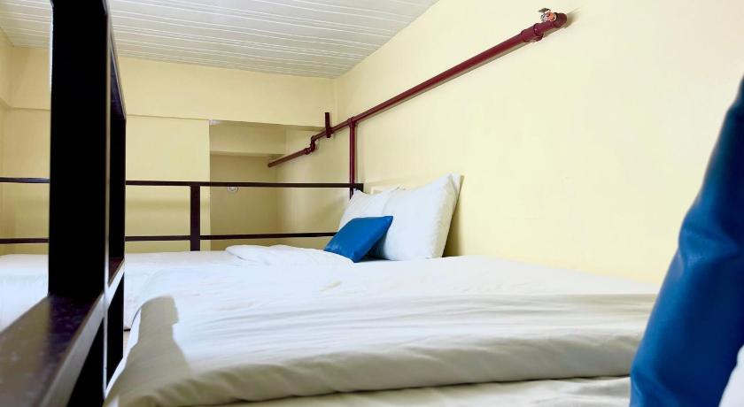 Image of Standard Triple Room 6
