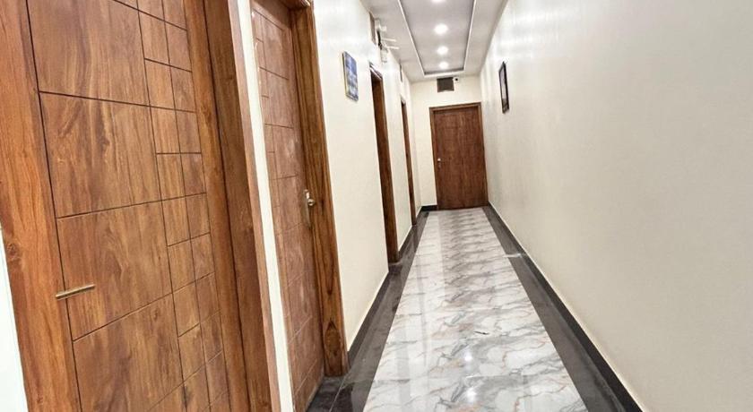 THE RAGHUVANSHI PAYING GUEST HOUSE - image 4