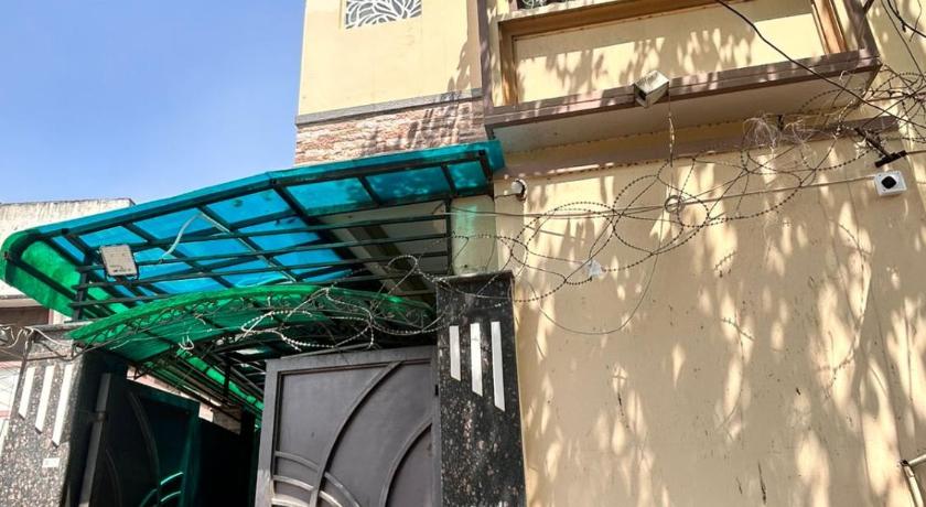 THE RAGHUVANSHI PAYING GUEST HOUSE - image 8