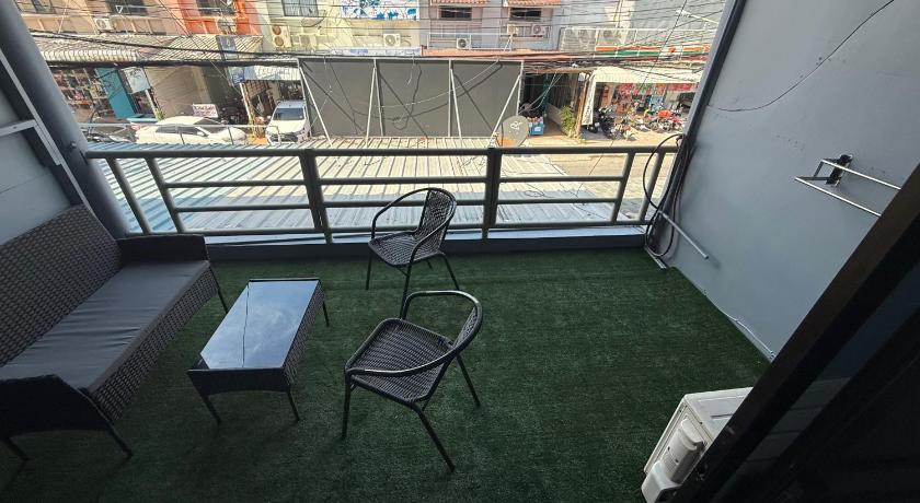 プーケット Chalong Paradise Guesthouse 3つ星 ホテル プール