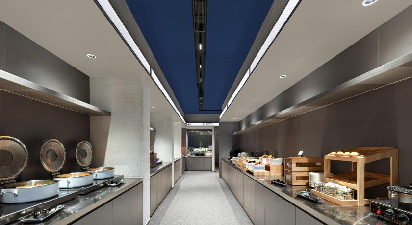 Atour Light Hotel Hangzhou West Lake Lakeside Qinghefang - image 6