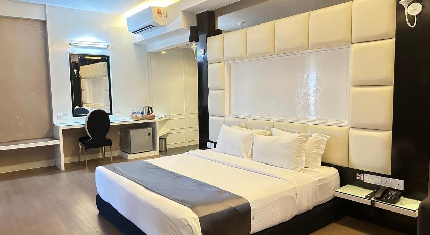 Image of Deluxe Room with Jacuzzi 0