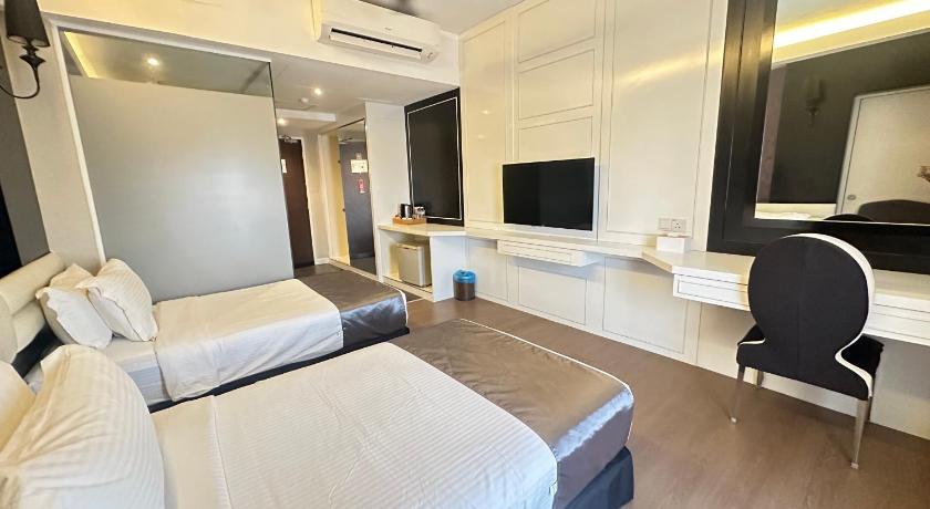 Image of Superior Twin Room 0