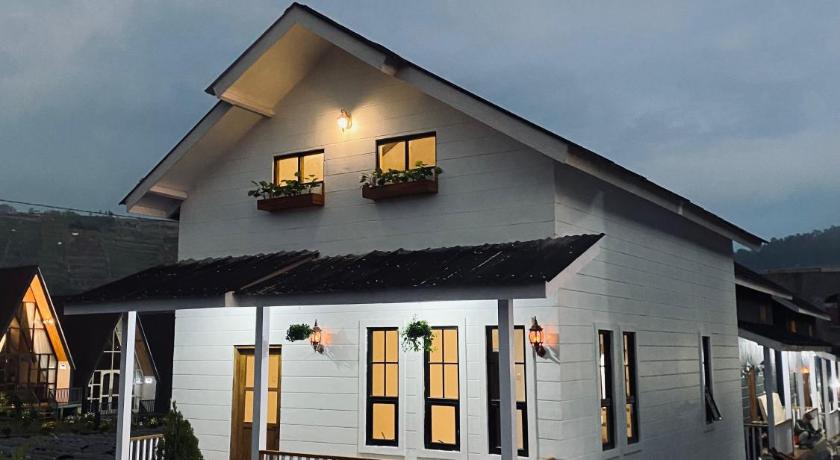 Tampilan Mahkota Swiss Villa Dieng