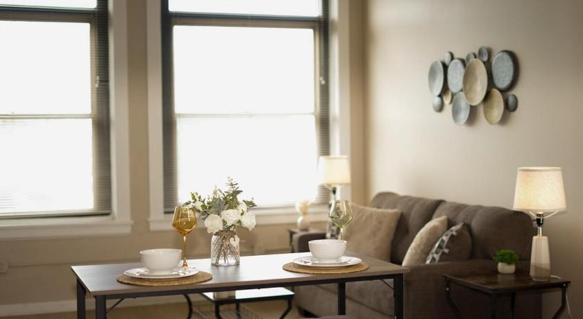 Delightful Downtown Free parking