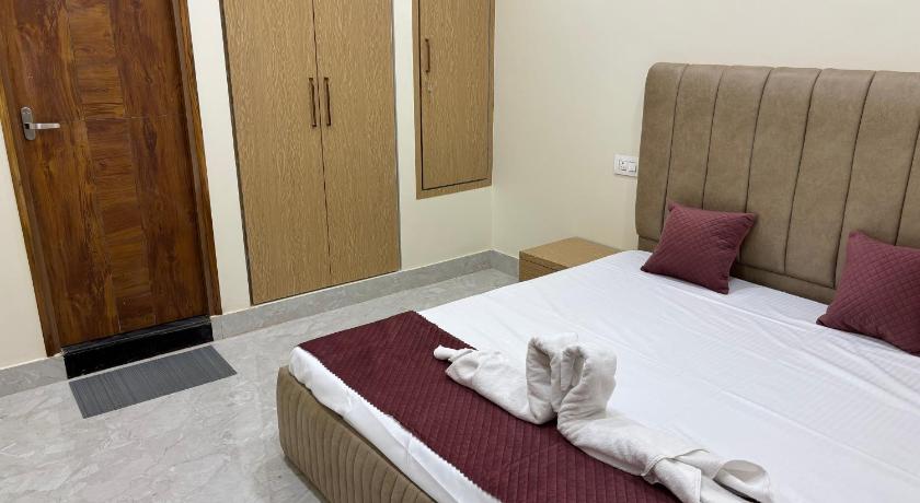 THE RAGHUVANSHI PAYING GUEST HOUSE - image 13