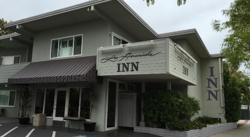 La Avenida Inn