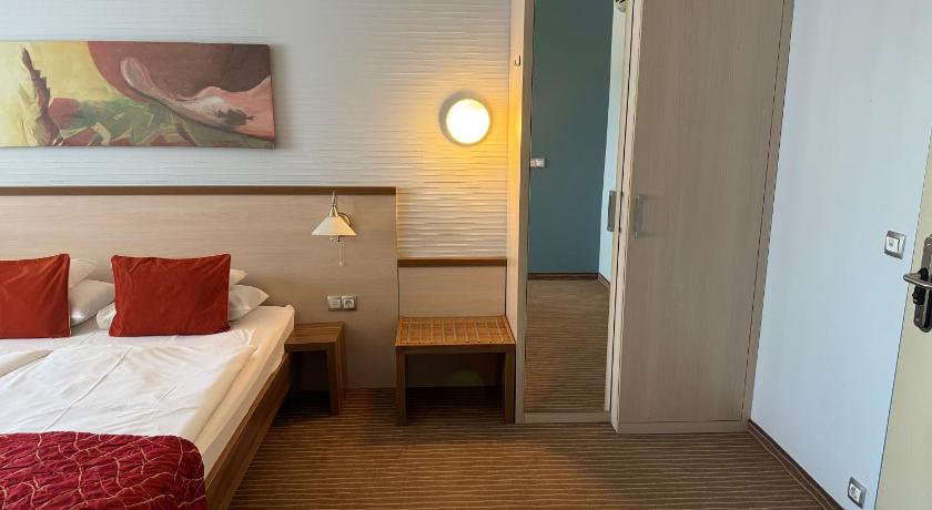 Image of King Room - Disability Access 0