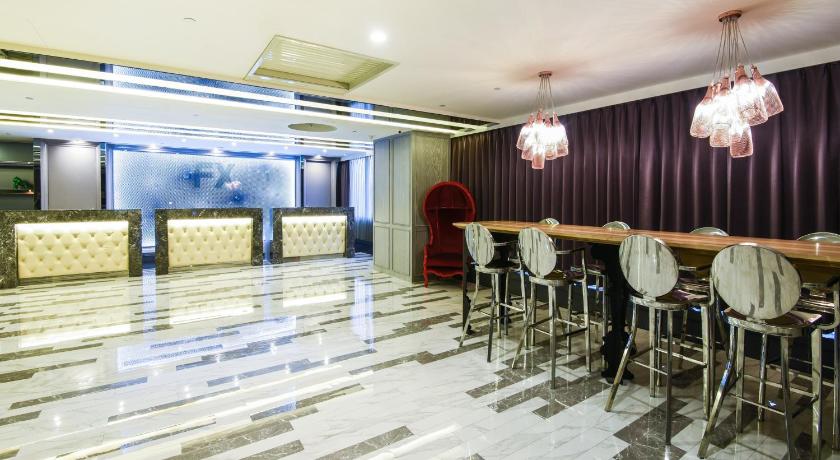 FX Hotel Tainan - image 12