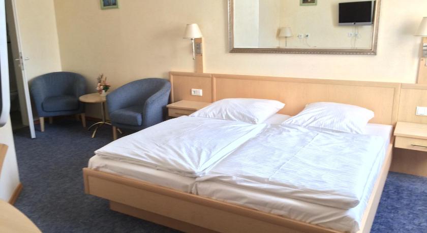 Book From Nz 79 Pius Hof Haus Iii No Breakfast In Ingolstadt