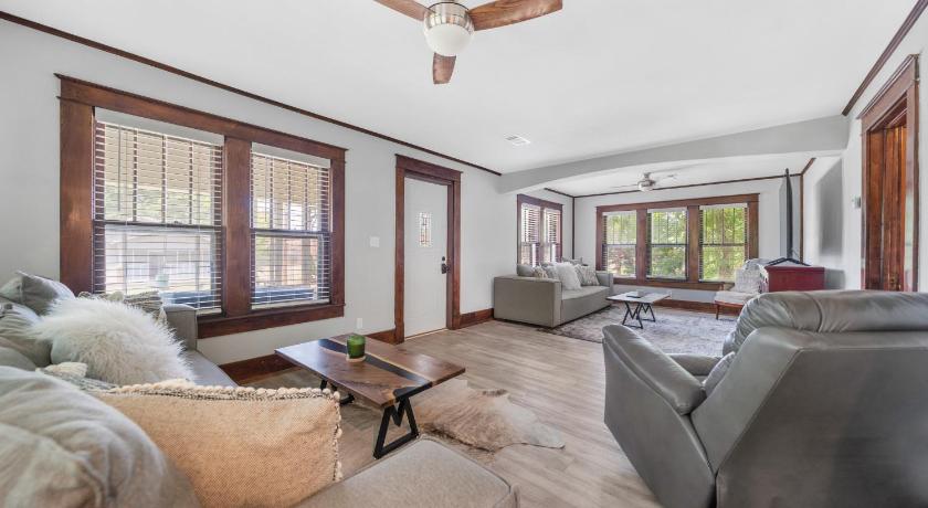 러슬빌 (AR) Amys Place Remolded 4 Bedroom near Arkansas Tech 4성급 숙소 로비