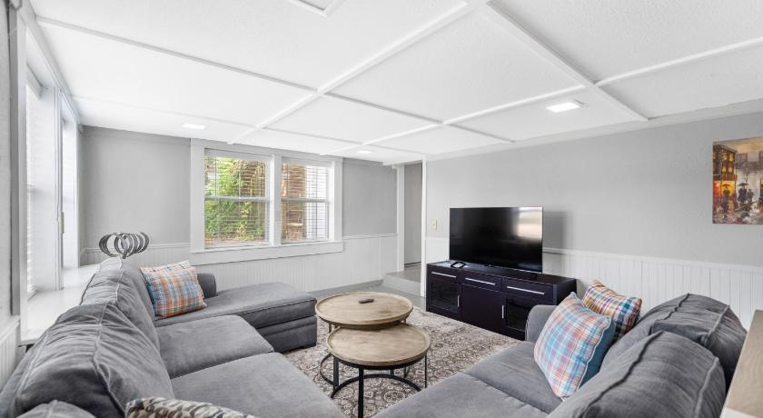 러슬빌 (AR) Amys Place Remolded 4 Bedroom near Arkansas Tech 4성급 숙소 수영장