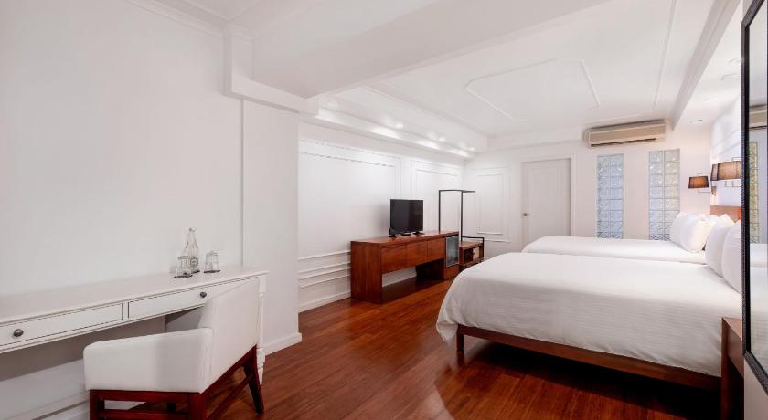 Image of Superior Room with 2 Double Beds 3